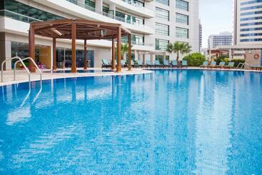 Time Oak Hotel & Suites