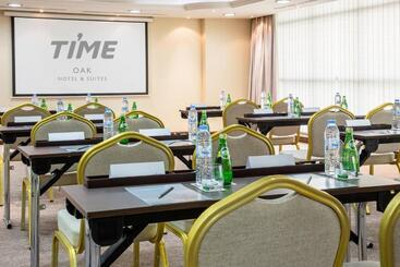 Time Oak Hotel & Suites