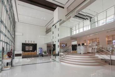 Time Oak Hotel & Suites