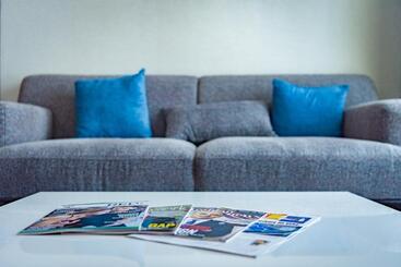 Time Oak Hotel & Suites