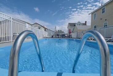 Dry Dock Motel