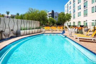 ホテル Aloft Tempe