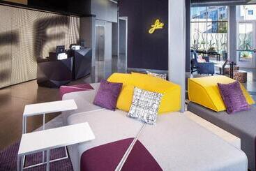 ホテル Aloft Tempe