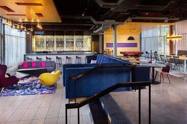 ホテル Aloft Tempe