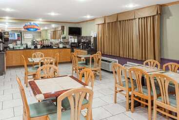هتل Baymont By Wyndham Decatur