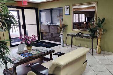 هتل Baymont By Wyndham Decatur