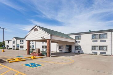 هتل Baymont By Wyndham Decatur