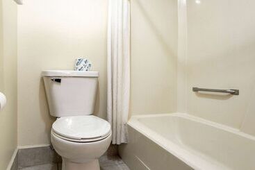 هتل Baymont By Wyndham Decatur