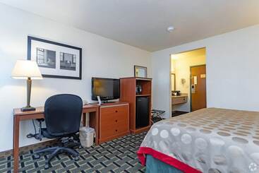 هتل Baymont By Wyndham Decatur