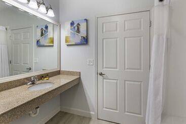 هتل Best Western Plus Midamerica