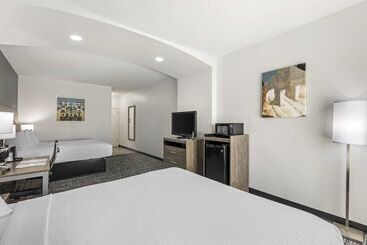 هتل Best Western Plus Midamerica