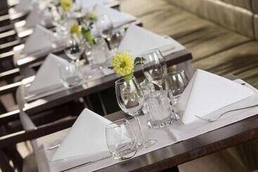 هتل Best Western Plus Midamerica