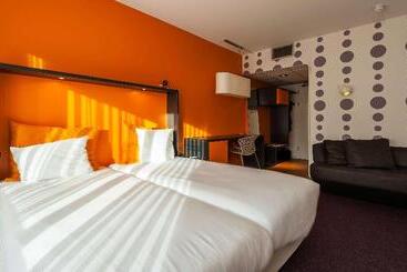 هتل Best Western Plus Midamerica