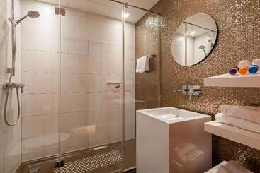 هتل Best Western Plus Midamerica