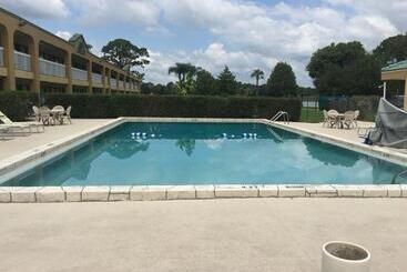 هتل Budget Inn Sanford International Airport