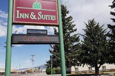 هتل Cody Legacy Inn & Suites