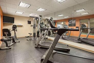 هتل Country Inn & Suites By Radisson, Doswell Kings Dominion , Va