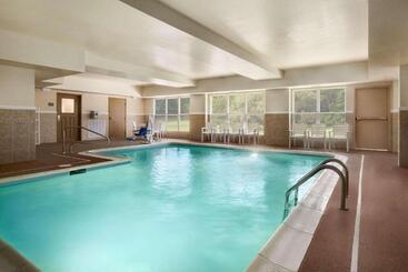 هتل Country Inn & Suites By Radisson, Doswell Kings Dominion , Va