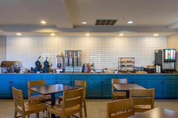 هتل Country Inn & Suites By Radisson, Doswell Kings Dominion , Va