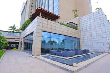 هتل Crowne Plaza Kochi, An Ihg
