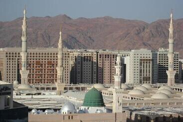 هتل Crowne Plaza Madinah, An Ihg