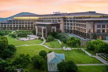هتل Crowne Plaza Xuzhou Dalong Lake, An Ihg