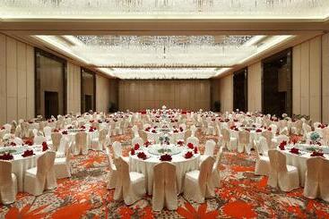هتل Crowne Plaza Xuzhou Dalong Lake, An Ihg