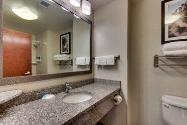 هتل Drury Inn & Suites Meridian