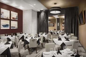 هتل Embassy Suites Atlanta   Kennesaw Town Center
