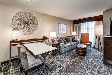 هتل Embassy Suites Atlanta   Kennesaw Town Center