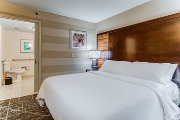 هتل Embassy Suites Atlanta   Kennesaw Town Center