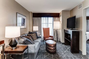 هتل Embassy Suites Atlanta   Kennesaw Town Center