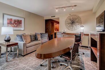 هتل Embassy Suites Atlanta   Kennesaw Town Center