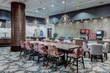 هتل Embassy Suites Atlanta   Kennesaw Town Center