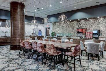 هتل Embassy Suites Atlanta   Kennesaw Town Center