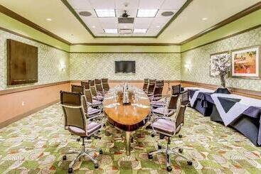 هتل Embassy Suites Atlanta   Kennesaw Town Center