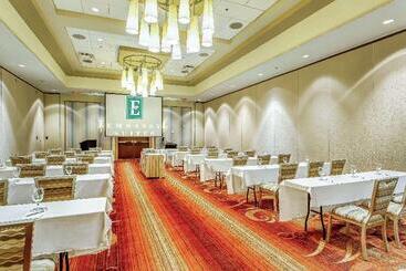 هتل Embassy Suites Atlanta   Kennesaw Town Center