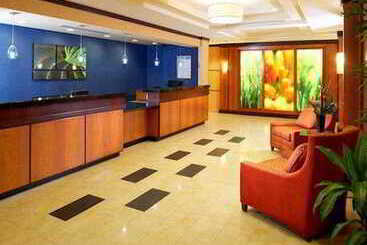 هتل Fairfield Inn & Suites By Marriott Cumberland