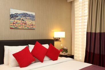 هتل Golden Tulip Hail