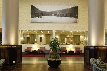 هتل Golden Tulip Hail