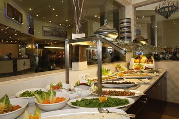 هتل Golden Tulip Hail