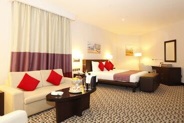 هتل Golden Tulip Hail