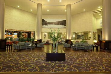 هتل Golden Tulip Hail