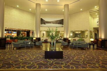 هتل Golden Tulip Hail