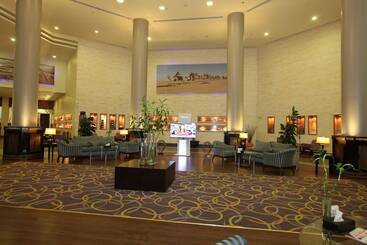 هتل Golden Tulip Hail