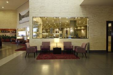 هتل Golden Tulip Hail