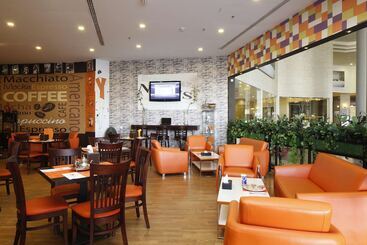 هتل Golden Tulip Hail
