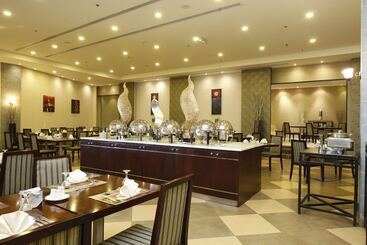 هتل Golden Tulip Hail