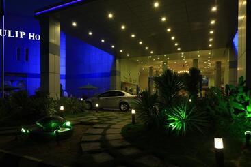 هتل Golden Tulip Hail
