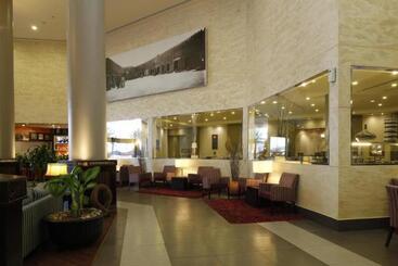 هتل Golden Tulip Hail
